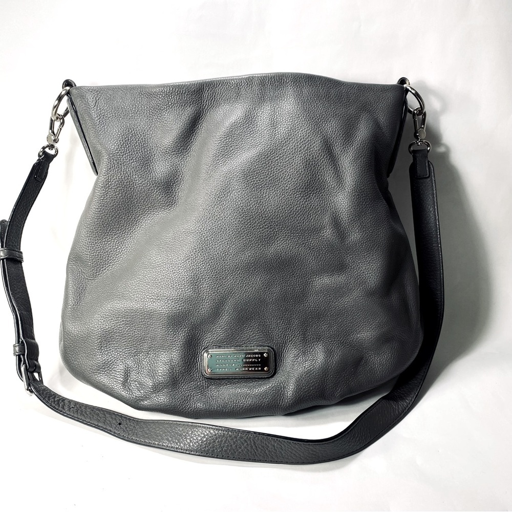 🎉LAST CALL🎉 Marc by Marc Jacobs Classic Leather Q Hillier Hobo (no 2nd strap)